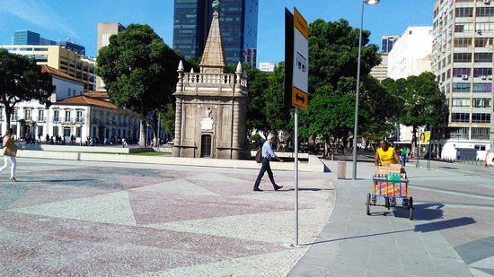 Mestre Valentim Fountain